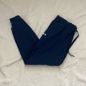 Blue UnderArmour tapered activewear pants